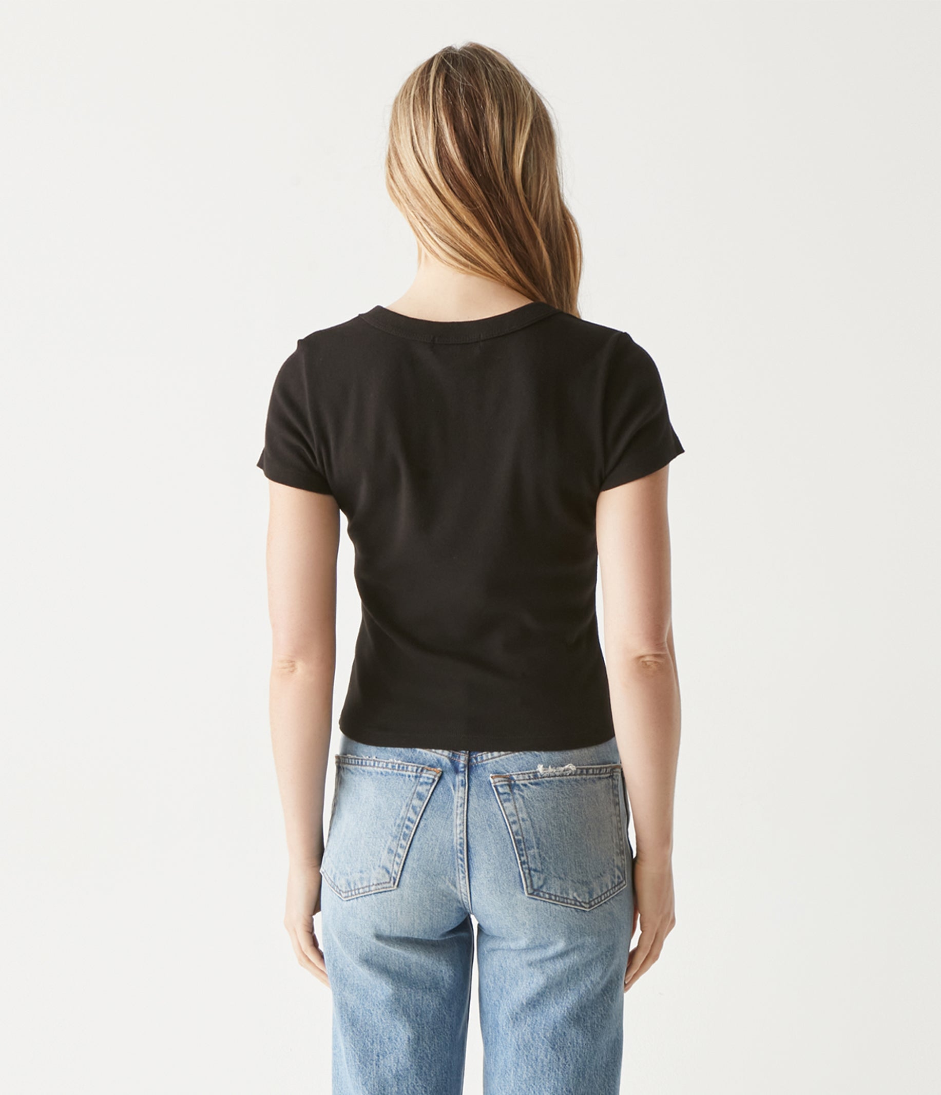 Luce Cropped V-Neck Tee